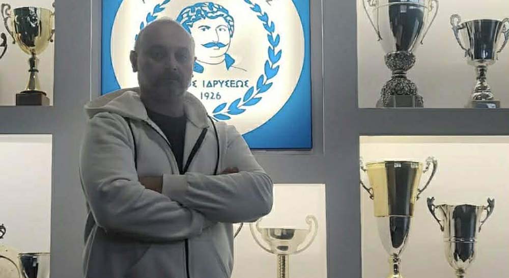 Ο Θανάσης Χατζηθεοδώρου Πρόεδρος Ρήγα Φεραίου στο ραδιόφωνο του Blue Heart Ο Θανάσης Χατζηθεοδώρου Πρόεδρος Ρήγα Φεραίου στο ραδιόφωνο του Blue Heart